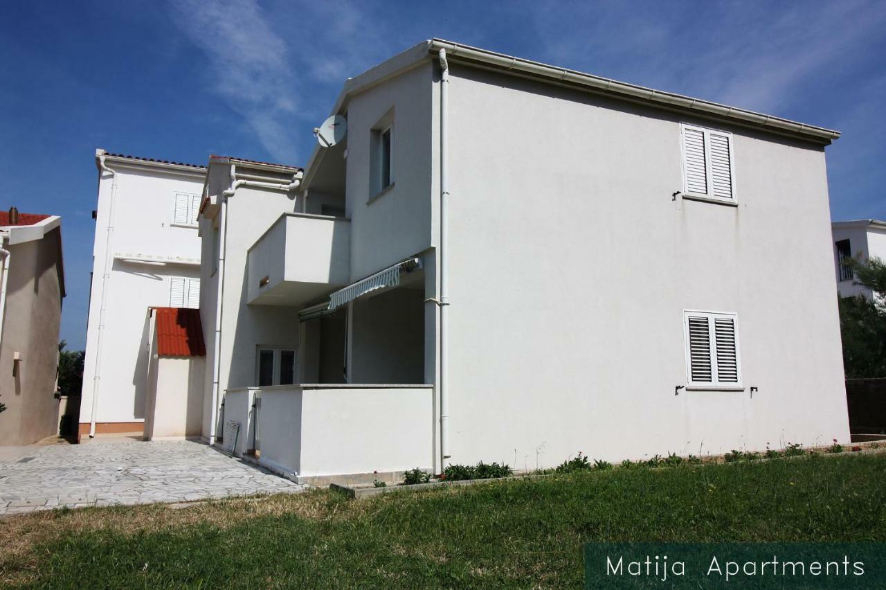 Apartmani Matija Metajna Exterior photo