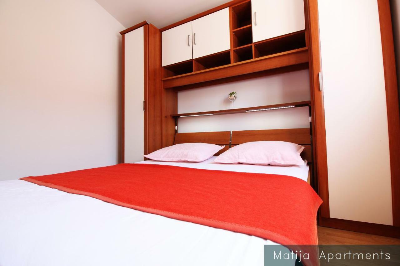 Apartmani Matija Metajna Exterior photo
