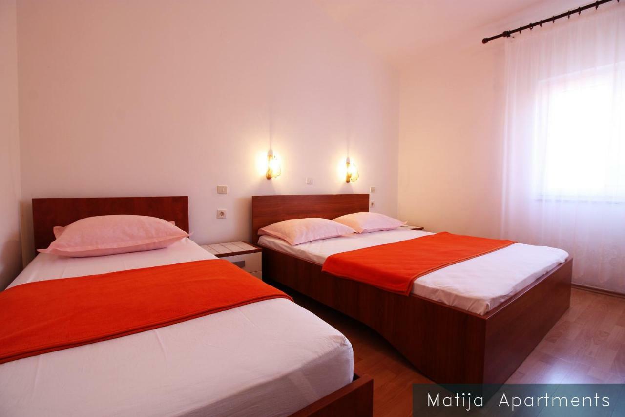 Apartmani Matija Metajna Exterior photo